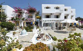 Vrohaki Studios & Rooms